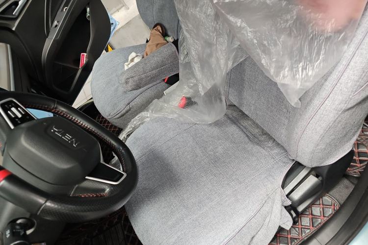 Used NETA V 2021 Standard Range Entertainment Version – Upgraded Model Left Front Seat