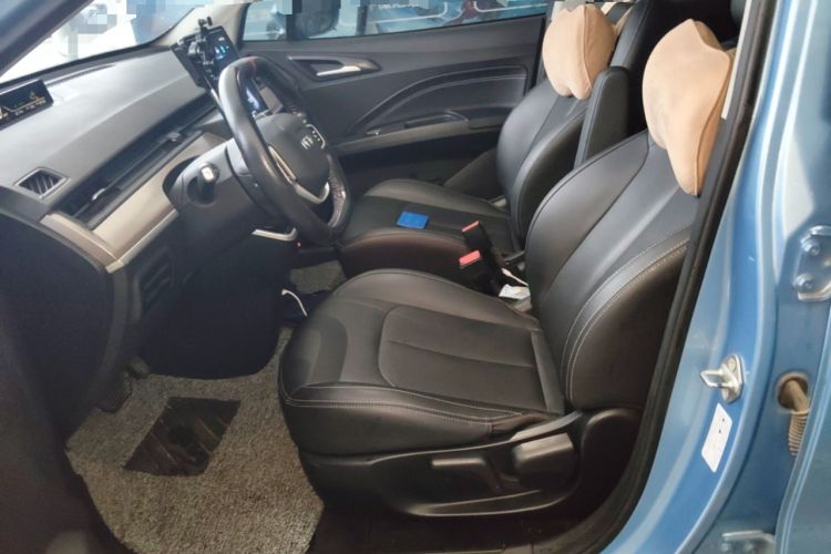 Used NETA V 2021 Standard Range Entertainment Version – Upgraded Model Left Front Seat