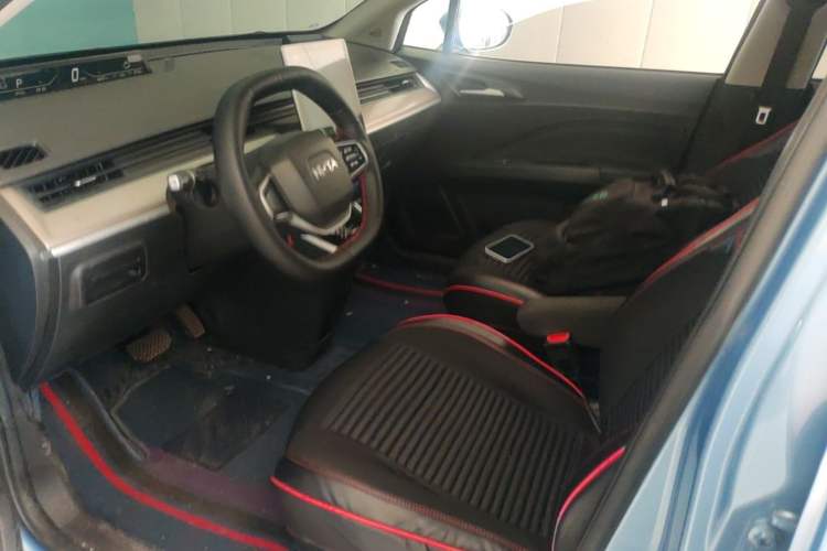 Used NETA V 2021 Standard Range Entertainment Version – Upgraded Model Left Front Seat