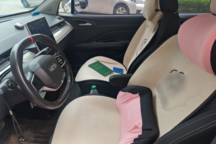 Used NETA V 2021 Standard Range Entertainment Version – Upgraded Model Left Front Seat