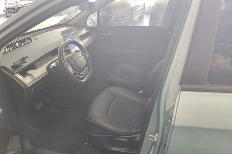 Used NETA V 2021 Standard Range Entertainment Edition Left Front Seat