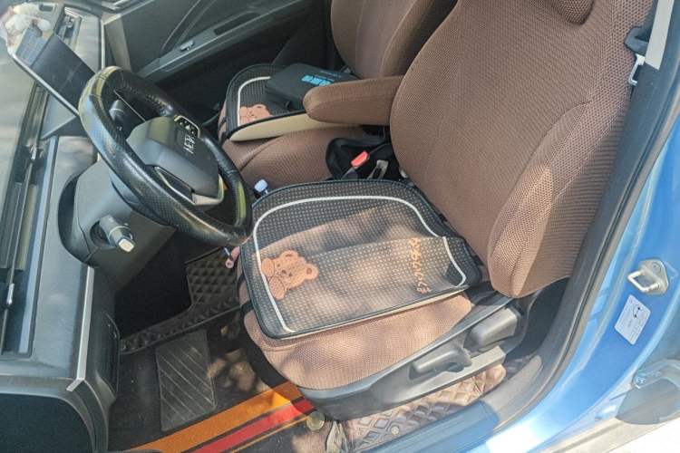 Used NETA V 2021 Standard Range Entertainment Edition Left Front Seat