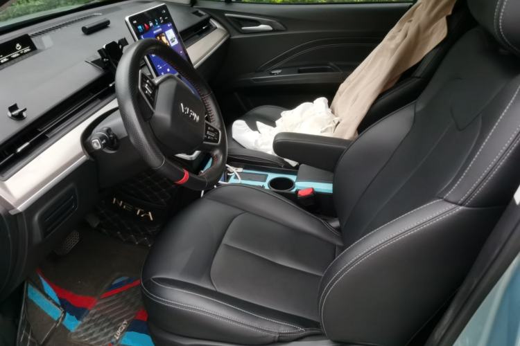 Used NETA V 2021 Long-Range Entertainment Edition Upgrade Model Left Front Seat