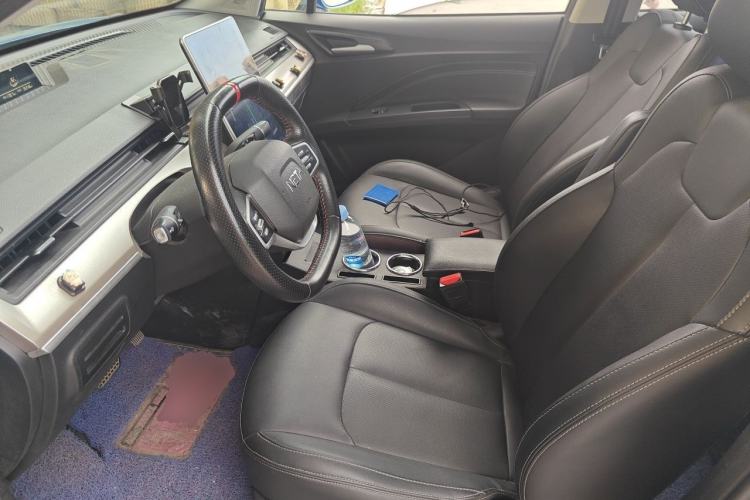 Used NETA V 2021 Long-Range Entertainment Edition Upgrade Model Left Front Seat