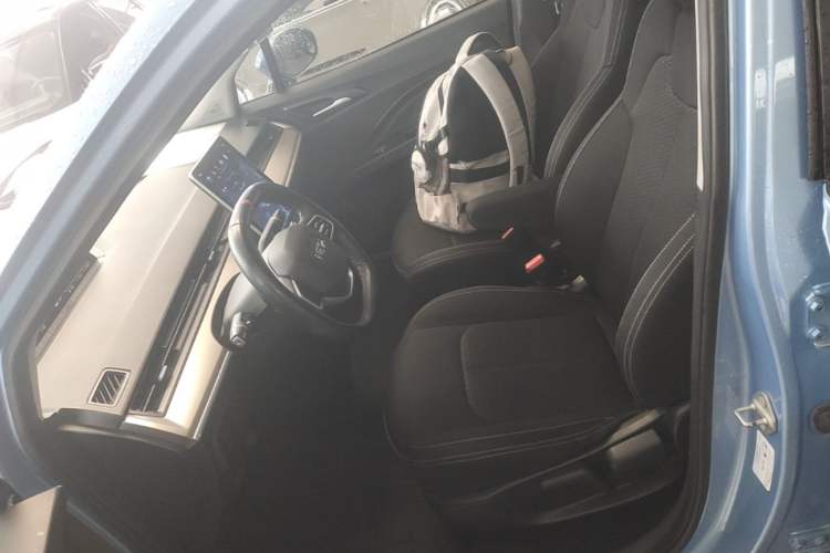 Used NETA V 2021 Standard Range Entertainment Version – Upgraded Model Left Front Seat