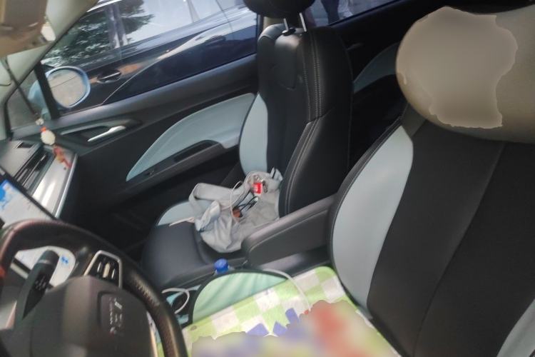 Used NETA V 2021 Long-Range Entertainment Edition Upgrade Model Left Front Seat