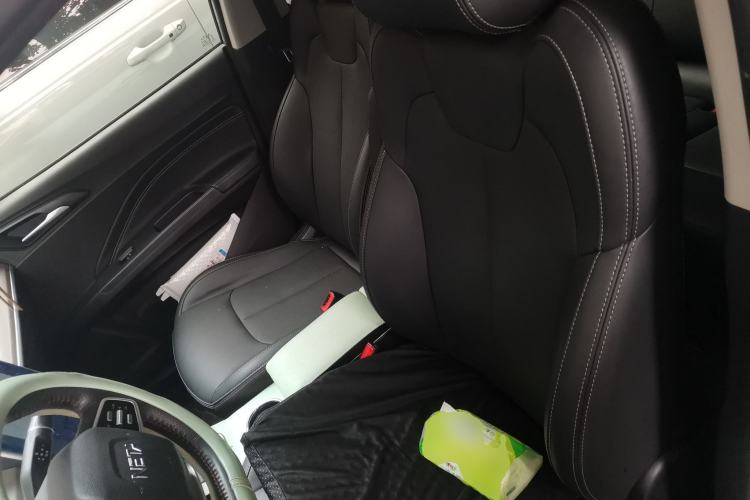 Used NETA V 2021 Long-Range Smart Edition Upgrade Model Left Front Seat