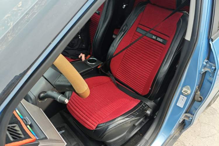 Used NETA V 2021 Standard Range Entertainment Edition Left Front Seat