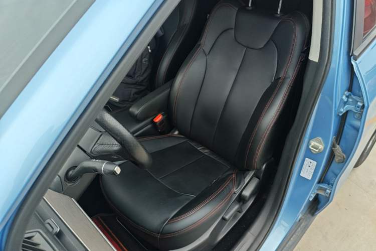 Used NETA V 2021 Standard Range Entertainment Edition Left Front Seat