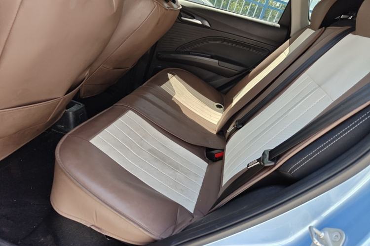 Used NETA V 2021 Standard Range Entertainment Version – Upgraded Model Left Rear Seat