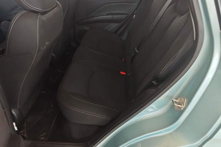Used NETA V 2021 Standard Range Entertainment Version – Upgraded Model Left Rear Seat