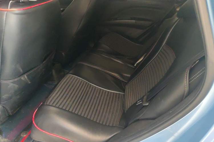 Used NETA V 2021 Standard Range Entertainment Version – Upgraded Model Left Rear Seat