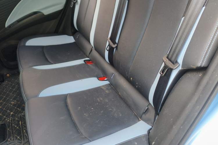 Used NETA V 2021 Standard Range Entertainment Version – Upgraded Model Left Rear Seat