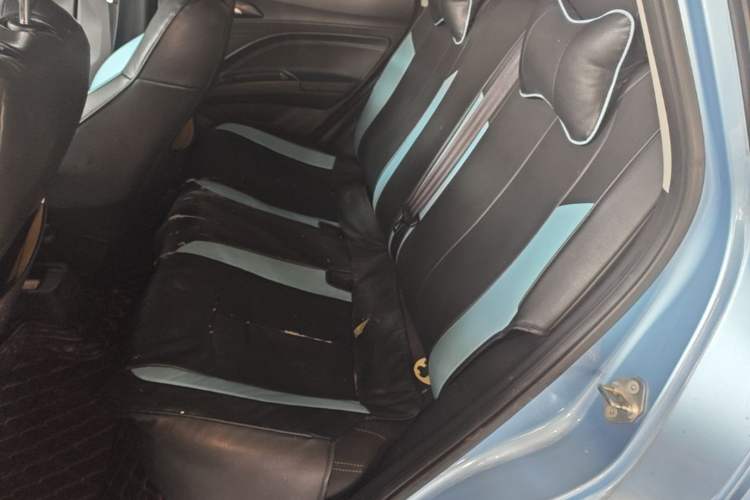 Used NETA V 2021 Standard Range Entertainment Version – Upgraded Model Left Rear Seat