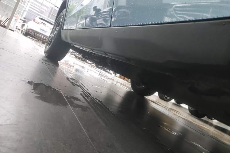 Used NETA V 2021 Standard Range Entertainment Version – Upgraded Model Left Side Sill
