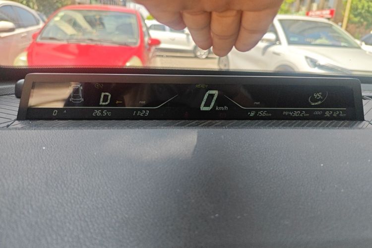 Used NETA V 2021 Standard Range Entertainment Edition Odometer Close Up