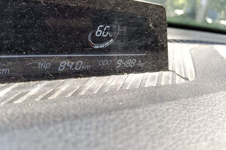 Used NETA V 2021 Long-Range Entertainment Edition Upgrade Model Odometer Close Up