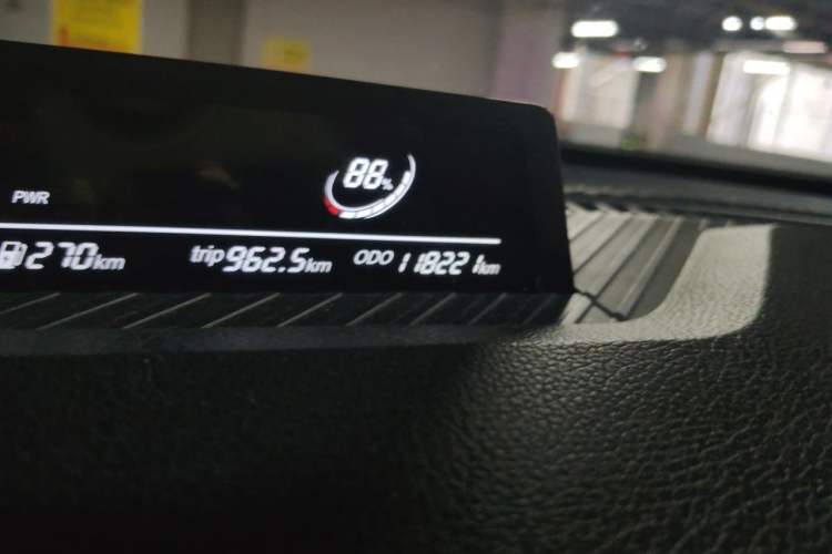 Used NETA V 2021 Standard Range Entertainment Version – Upgraded Model Odometer Close Up