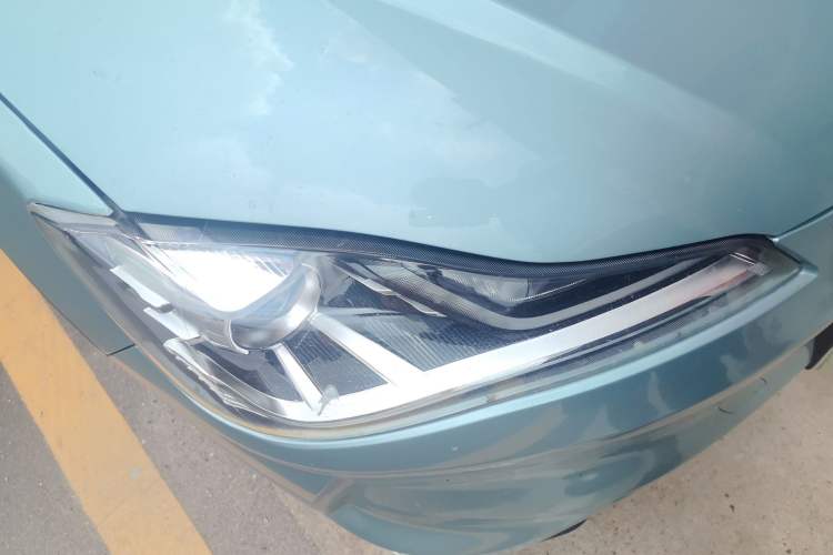 Used NETA V 2021 Standard Range Entertainment Edition Right Front Headlight