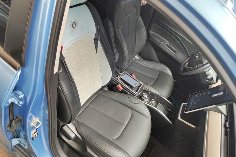 Used NETA V 2021 Long-Range Entertainment Edition Upgrade Model Right Front Seat