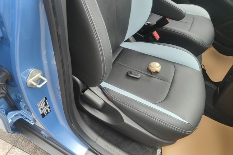 Used NETA V 2021 Standard Range Entertainment Edition Right Front Seat