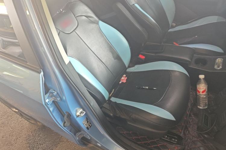 Used NETA V 2021 Standard Range Entertainment Version – Upgraded Model Right Front Seat