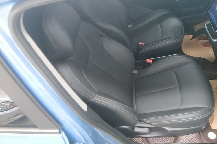 Used NETA V 2021 Long-Range Smart Edition Right Front Seat