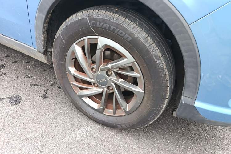 Used NETA V 2021 Standard Range Entertainment Edition Right Front Wheel Hub
