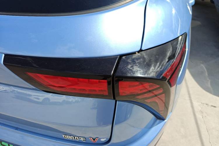 Used NETA V 2021 Standard Range Entertainment Version – Upgraded Model Right Rear Taillight
