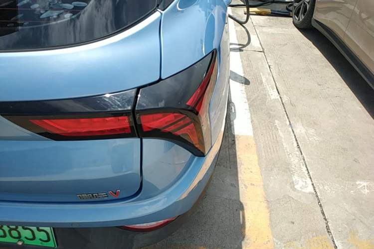 Used NETA V 2021 Standard Range Entertainment Version – Upgraded Model Right Rear Taillight