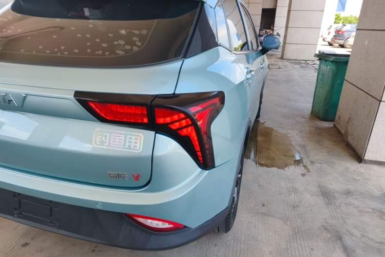 Used NETA V 2021 Long-Range Entertainment Edition Upgrade Model Right Rear Taillight