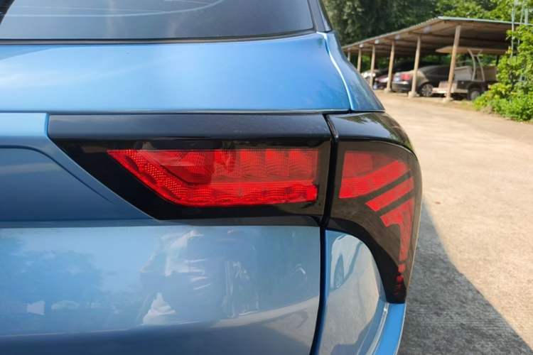 Used NETA V 2021 Standard Range Entertainment Version – Upgraded Model Right Rear Taillight