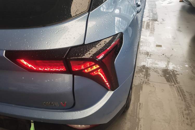 Used NETA V 2021 Standard Range Entertainment Version – Upgraded Model Right Rear Taillight