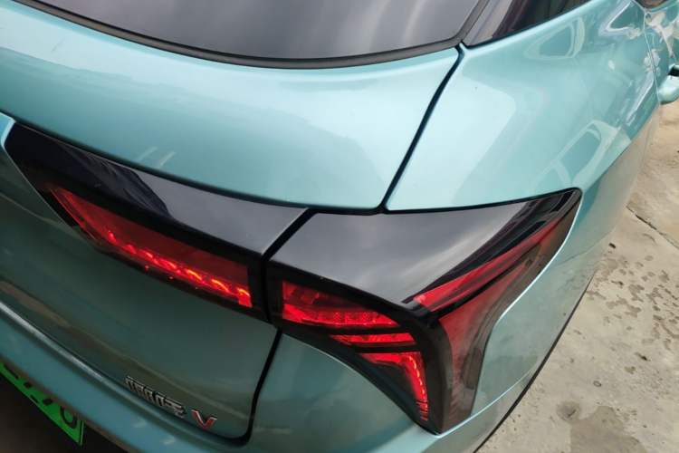 Used NETA V 2021 Long-Range Entertainment Edition Upgrade Model Right Rear Taillight