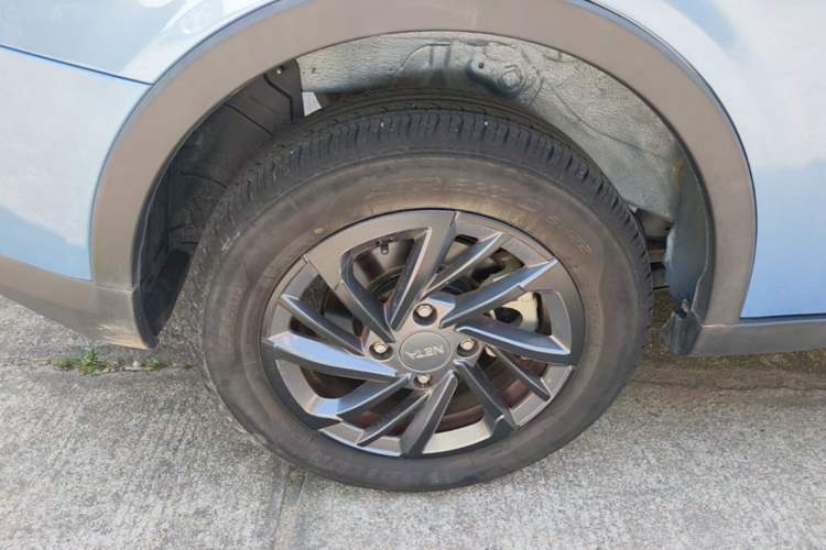 Used NETA V 2021 Standard Range Entertainment Version – Upgraded Model Right Rear Wheel Hub