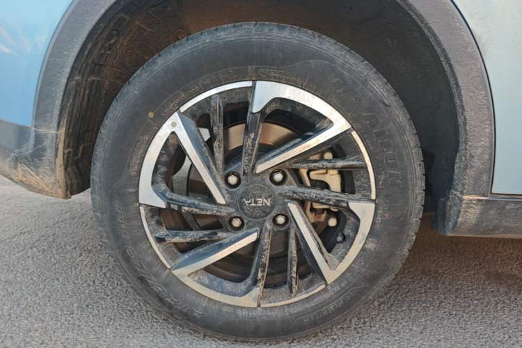 Used NETA V 2021 Long-Range Entertainment Edition Upgrade Model Right Rear Wheel Hub