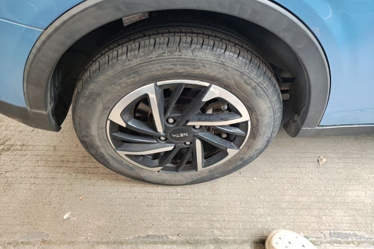 Used NETA V 2021 Long-Range Entertainment Edition Upgrade Model Right Rear Wheel Hub