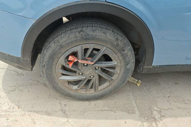 Used NETA V 2021 Standard Range Entertainment Edition Right Rear Wheel Hub