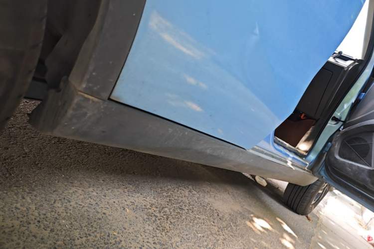 Used NETA V 2021 Long-Range Entertainment Edition Upgrade Model Right Side Sill