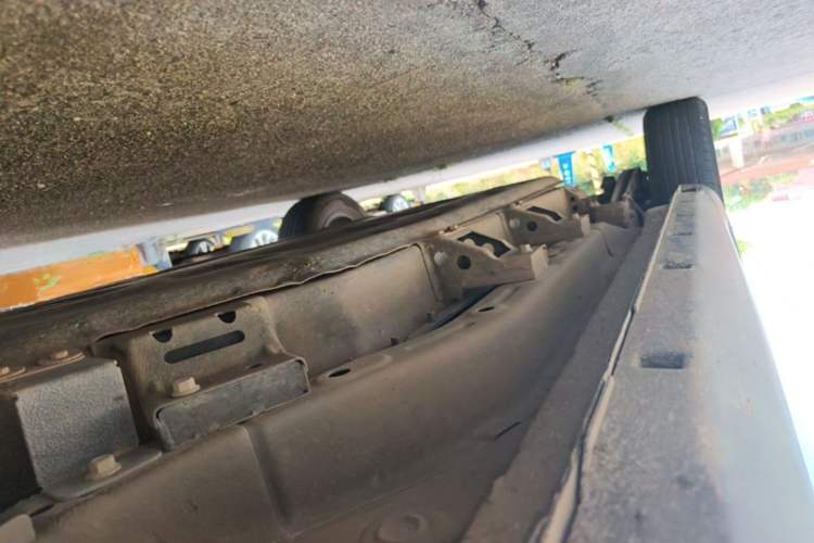 Used NETA V 2021 Standard Range Entertainment Version – Upgraded Model Right Side Sill