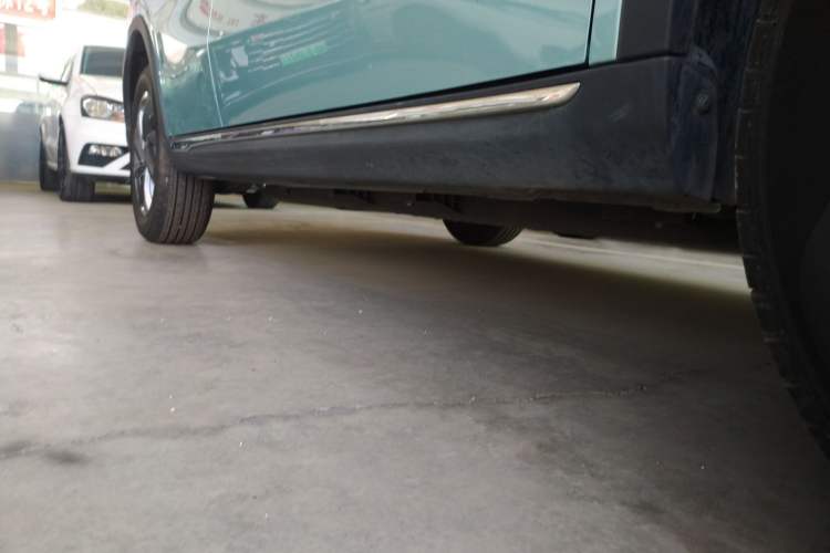 Used NETA V 2021 Standard Range Entertainment Version – Upgraded Model Right Side Sill