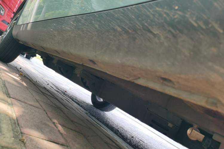 Used NETA V 2021 Long-Range Entertainment Edition Upgrade Model Right Side Sill