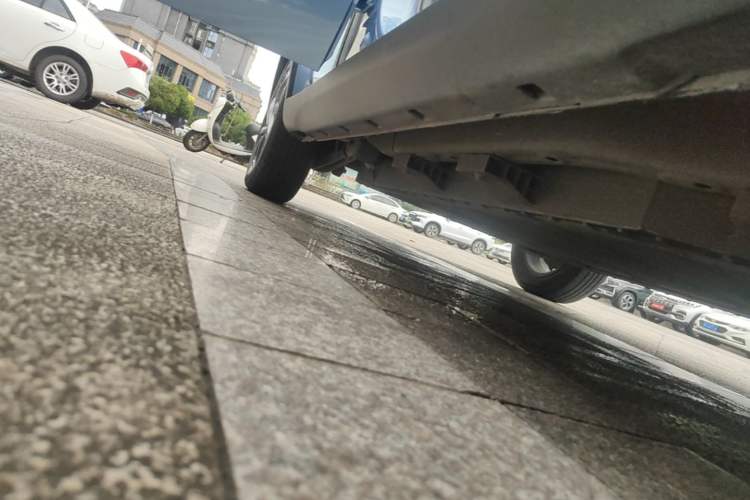 Used NETA V 2021 Standard Range Entertainment Edition Right Side Sill