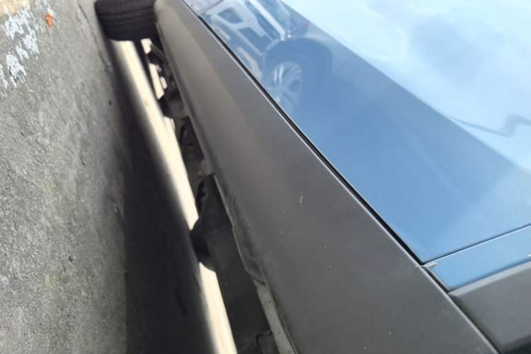 Used NETA V 2021 Long-Range Entertainment Edition Upgrade Model Right Side Sill
