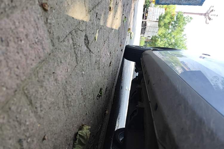 Used NETA V 2021 Long-Range Entertainment Edition Upgrade Model Right Side Sill