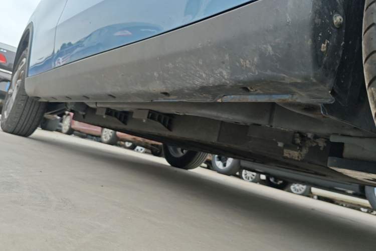 Used NETA V 2021 Standard Range Entertainment Edition Right Side Sill
