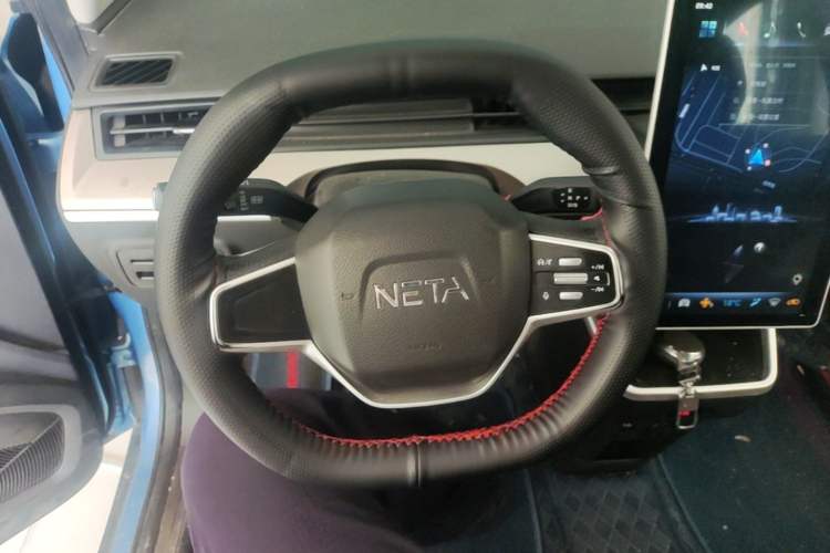 Used NETA V 2021 Standard Range Entertainment Version – Upgraded Model Steering Wheel
