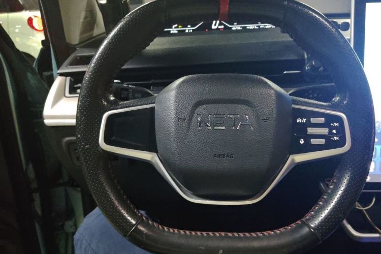 Used NETA V 2021 Standard Range Entertainment Version – Upgraded Model Steering Wheel