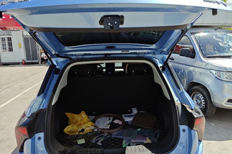 Used NETA V 2021 Standard Range Entertainment Version – Upgraded Model Trunk