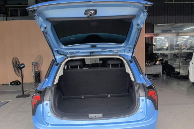 Used NETA V 2021 Standard Range Entertainment Version – Upgraded Model Trunk